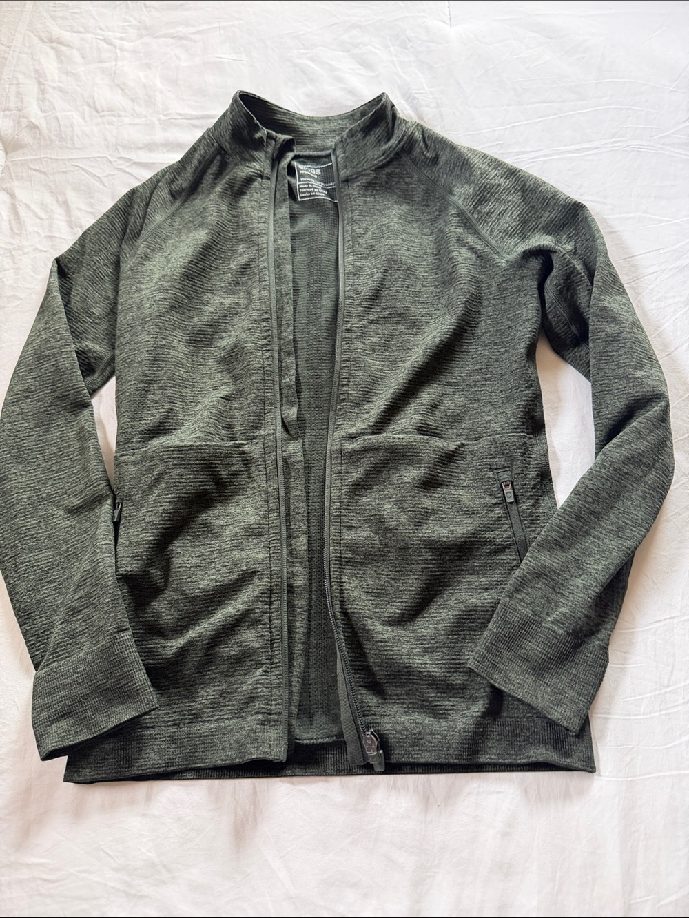 Figs Seamless Threads for Threads  Lightweight Zip-Up Jacket in Olive